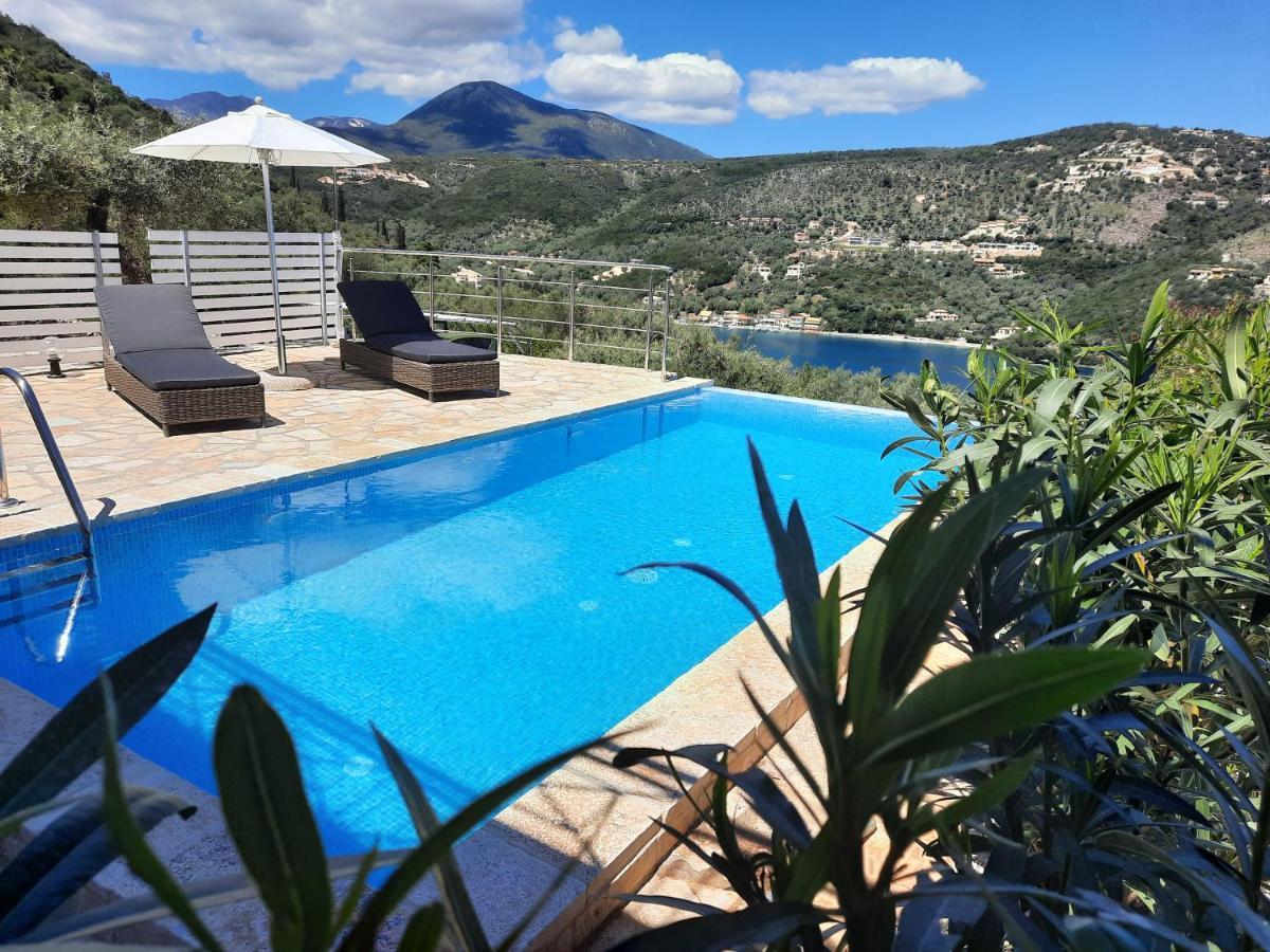 Villas Amantea- Four Villas With Big Pool And Infinity Pool シヴォタ エクステリア 写真