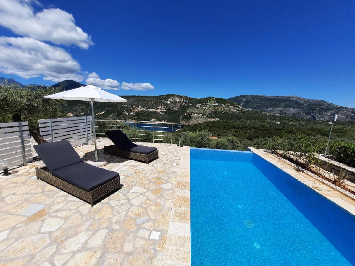Villas Amantea- Four Villas With Big Pool And Infinity Pool シヴォタ エクステリア 写真