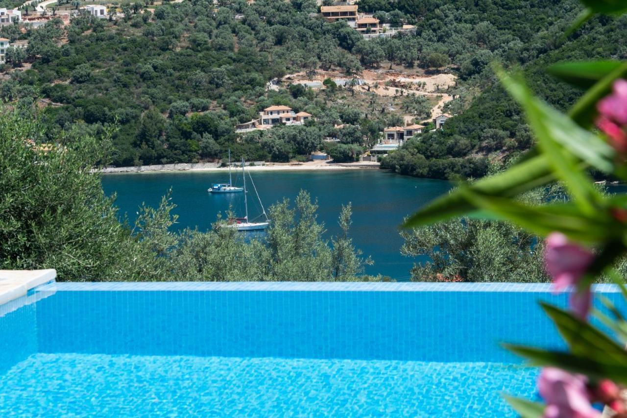 Villas Amantea- Four Villas With Big Pool And Infinity Pool シヴォタ エクステリア 写真