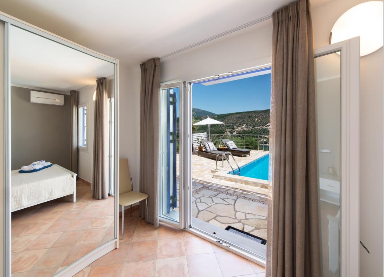 Villas Amantea- Four Villas With Big Pool And Infinity Pool シヴォタ エクステリア 写真
