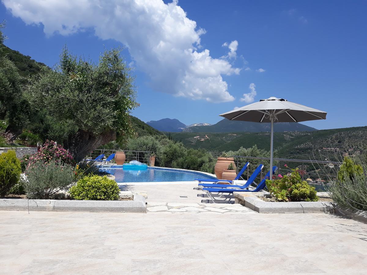 Villas Amantea- Four Villas With Big Pool And Infinity Pool シヴォタ エクステリア 写真
