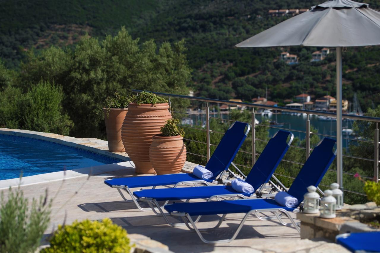 Villas Amantea- Four Villas With Big Pool And Infinity Pool シヴォタ エクステリア 写真