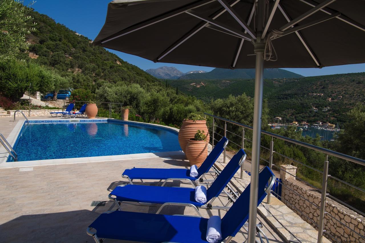Villas Amantea- Four Villas With Big Pool And Infinity Pool シヴォタ エクステリア 写真