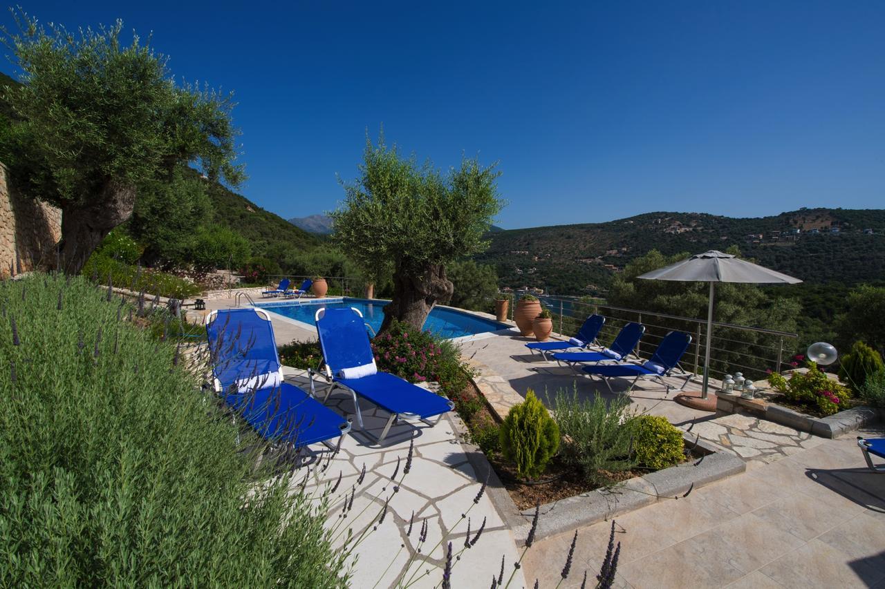 Villas Amantea- Four Villas With Big Pool And Infinity Pool シヴォタ エクステリア 写真