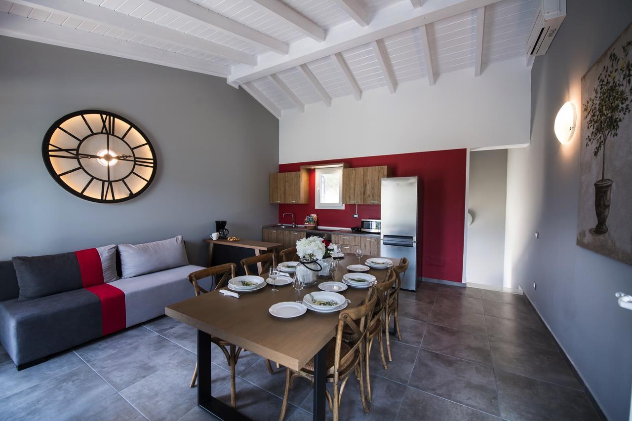Villas Amantea- Four Villas With Big Pool And Infinity Pool シヴォタ エクステリア 写真
