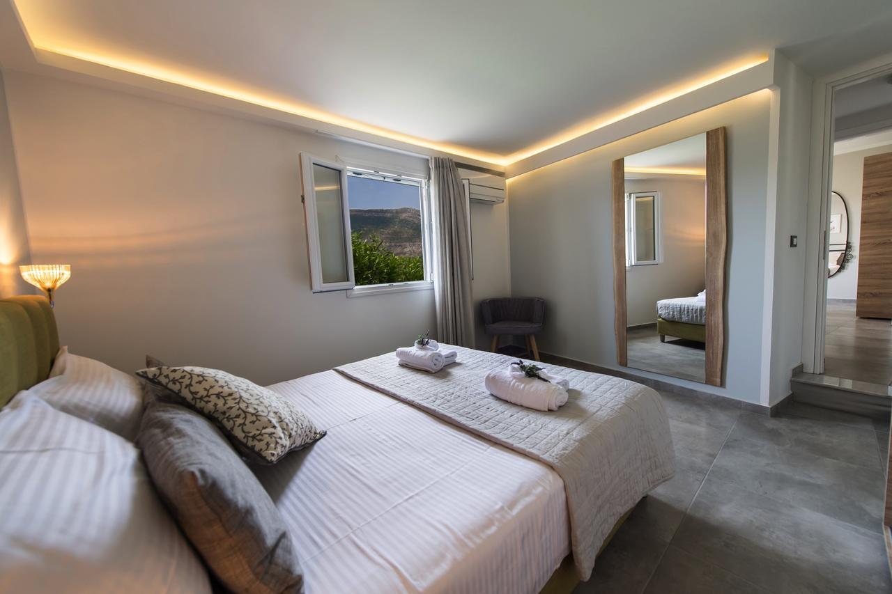 Villas Amantea- Four Villas With Big Pool And Infinity Pool シヴォタ エクステリア 写真