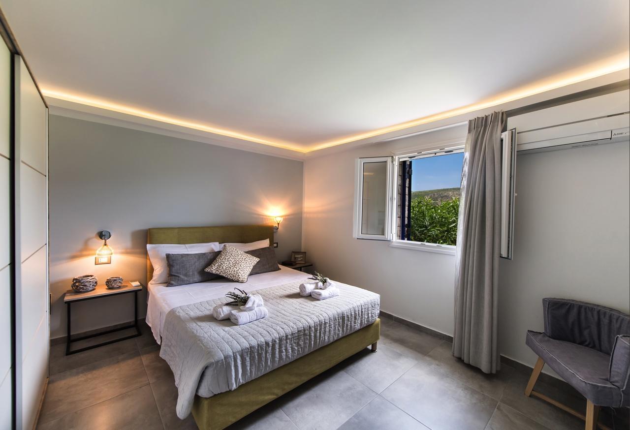 Villas Amantea- Four Villas With Big Pool And Infinity Pool シヴォタ エクステリア 写真