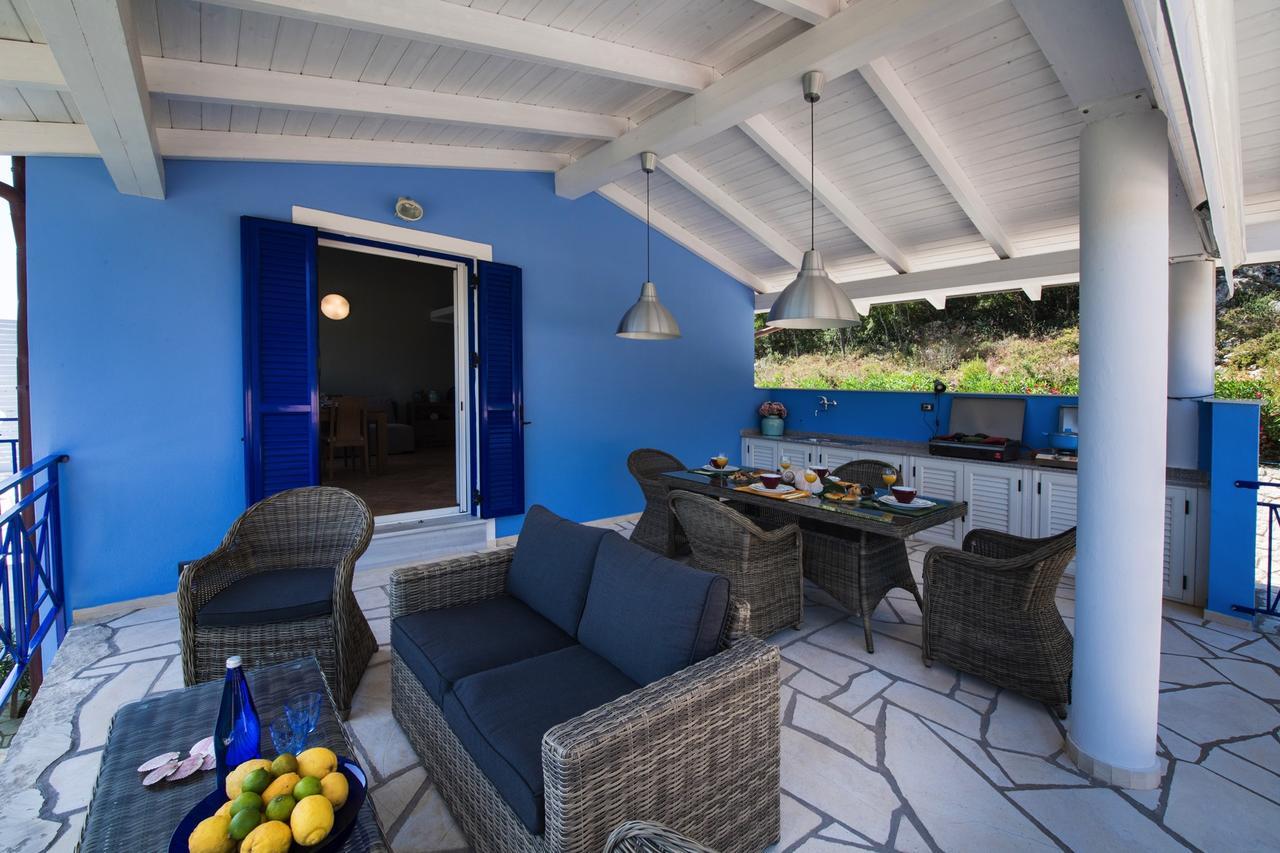Villas Amantea- Four Villas With Big Pool And Infinity Pool シヴォタ エクステリア 写真