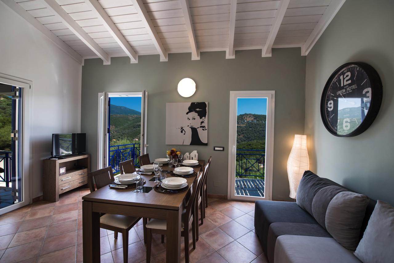 Villas Amantea- Four Villas With Big Pool And Infinity Pool シヴォタ エクステリア 写真